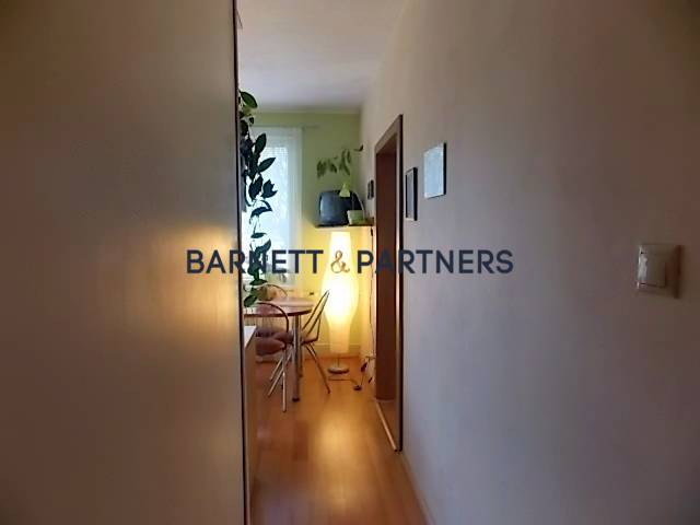 GENEROUS THREE-ROOM APARTMENT COMPLETLY RENOVATED